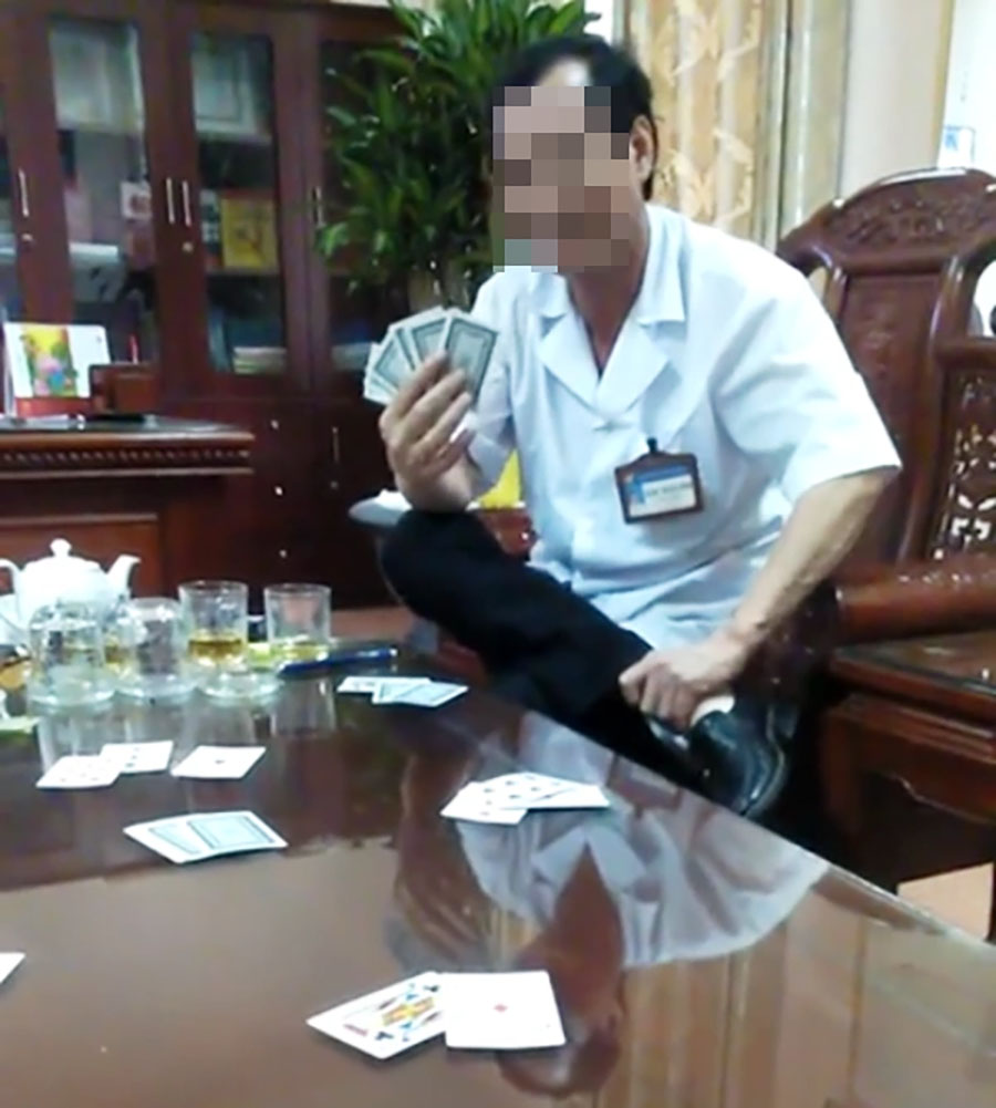 Cán bộ trong bộ y tế Ninh Bình đánh bài trái phép lên tới 14 tỷ đồng